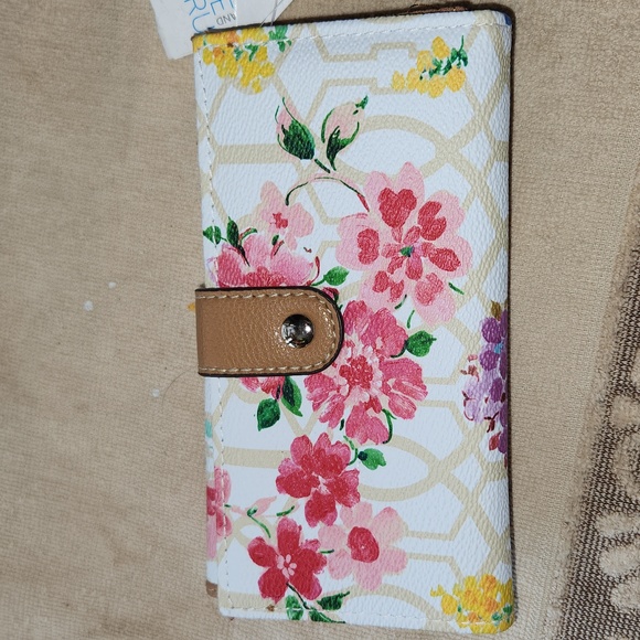 Bindle Of Wallets - Picture 9 of 16